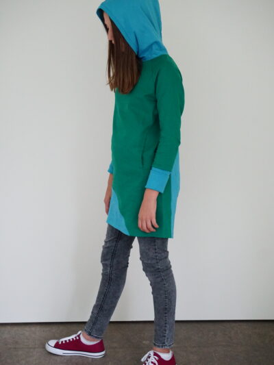 Mädchen Sweatkleid mit Kapuze aus 100% Bio-Baumwolle. Forest