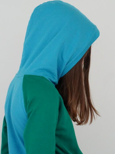 Girl hoodie made of 100% organic cotton. Forest