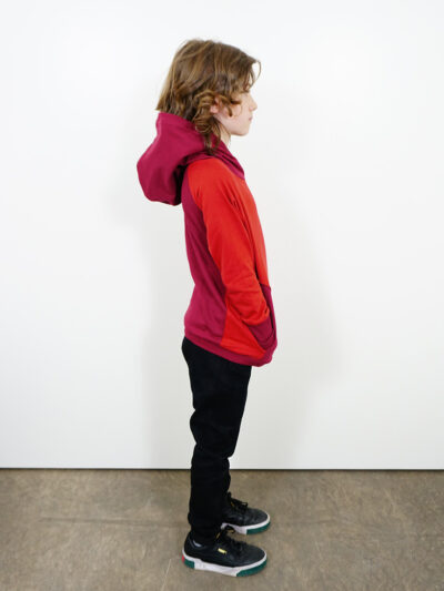 Kids hoodie made of 100% organic cotton. Red Earth