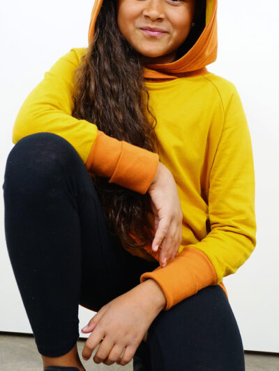Girl hoodie made of 100% organic cotton. Desert