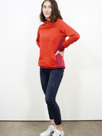 Women’s hoodie made of 100% organic cotton. Red Earth